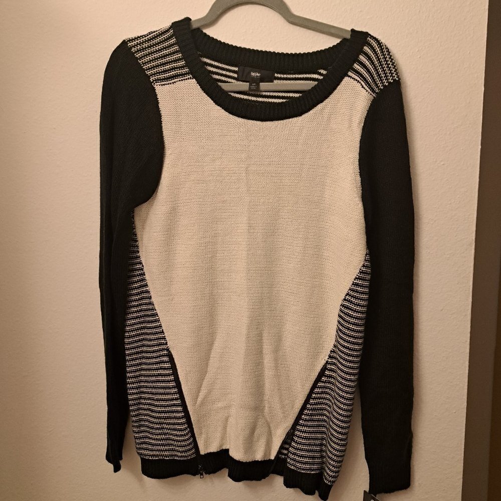 NWT Mossimo Black and White Sweater Size Small